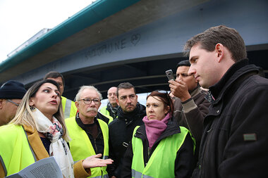 France's 'yellow vests' only have one common message: anger at government - Vimarsana News