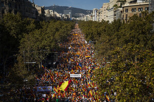 Pro-Spain Catalans Push Back On Barcelona Secession Protests ...