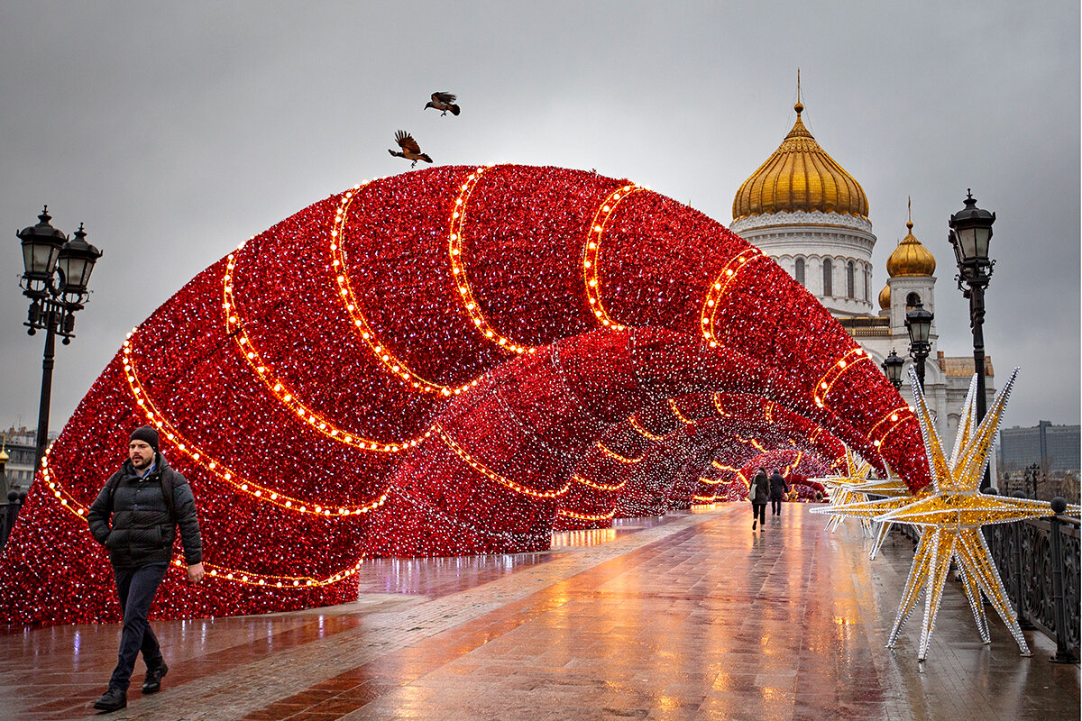 New years moscow. Новогоднее украшение Москвы. Новогоднее украшение города. Москва украшена к новому году. Украшение города к празднику.