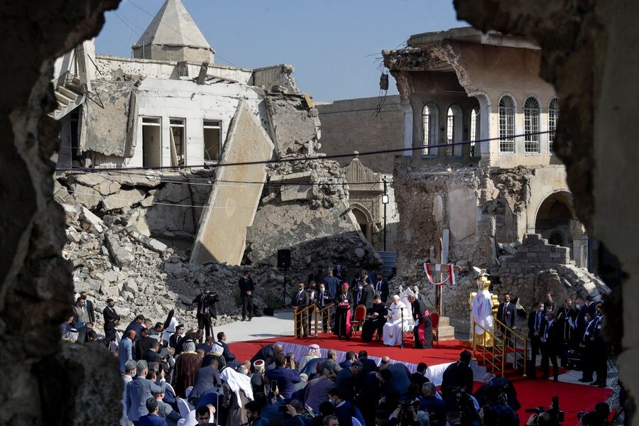 Pope Francis calls on Iraqi Christians to forgive Islamic State