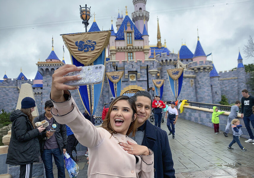 Theme Parks in California Are Reopening: What to Know About Disneyland,  Universal Studios, and More