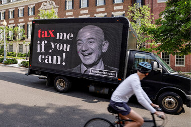 Biden argues it's time to rein in tax breaks for wealthy heirs - Vimarsana News
