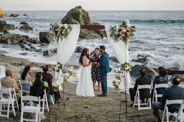 The wedding is on! Couples delayed by pandemic rush the altar. - Vimarsana News