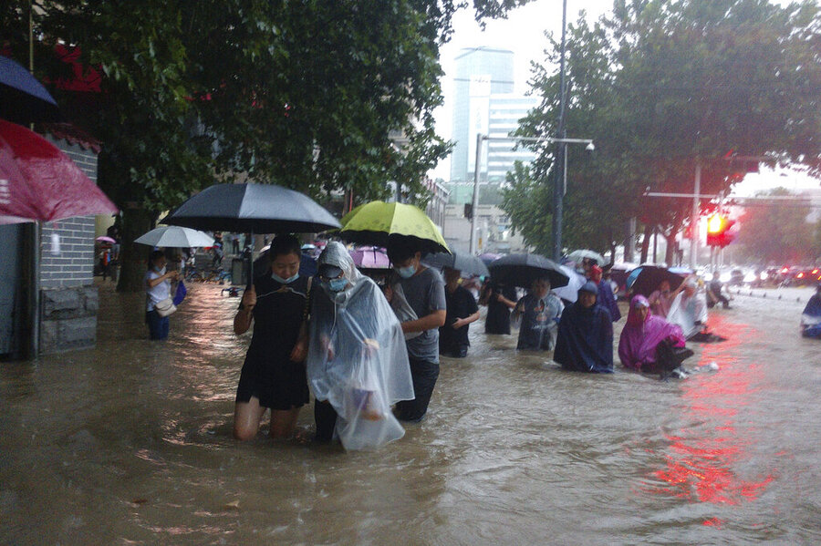 China evacuates 100,000 residence as heavy rains flood central regions - CSMonitor.com