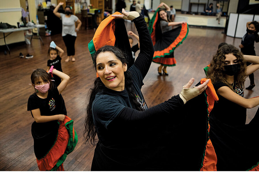 Mariachi singer turns loss into love for arts – and community Mariachi singer turns loss into love for arts – and community
