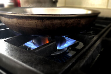 Natural gas bans: Can you slow global warming and still eat well? - Vimarsana News