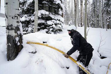 Ski resorts deploy energy-efficient snowmaking as drought increases - Vimarsana News