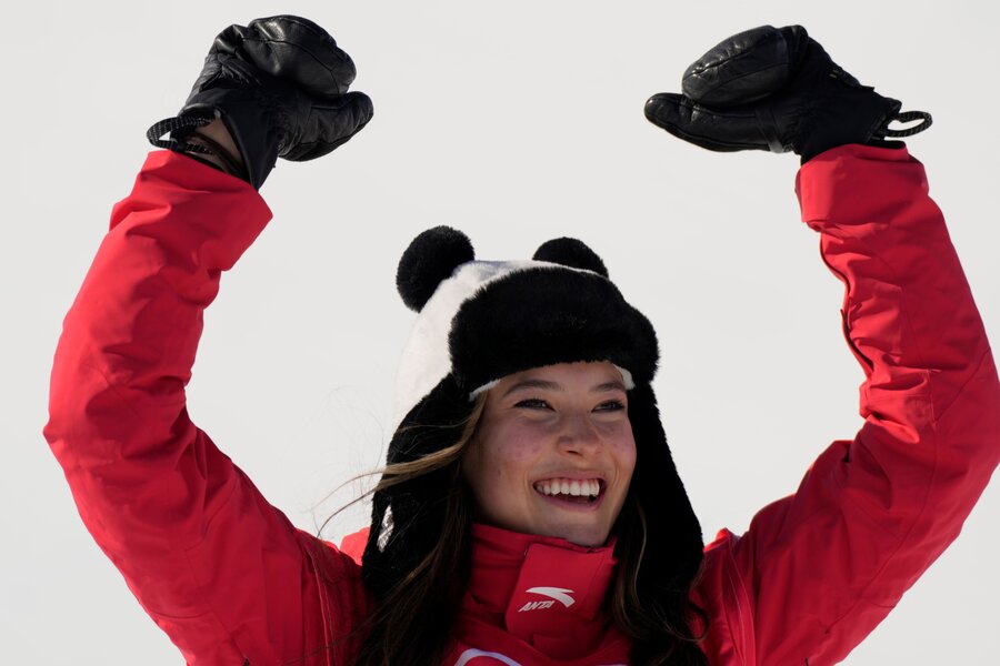 2022 Winter Olympics: Eileen Gu skis to victory with halfpipe gold