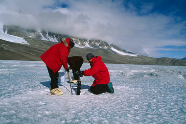 Climate change in Antarctica: Ice shelf collapse, stunning warmth - Vimarsana News