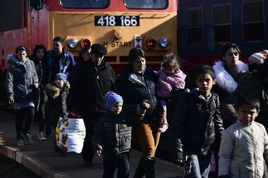 'Fortress Europe' opens for Ukrainian refugees but keeps others out - Vimarsana News