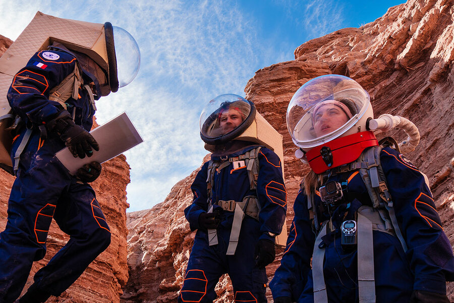 Place study in a Utah desert: How volunteers blaze route towards Mars