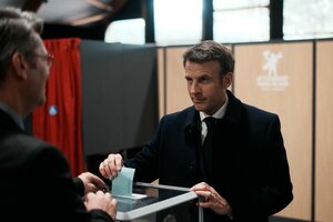 Macron And Le Pen To Face Off In Final Round Of French Election ...