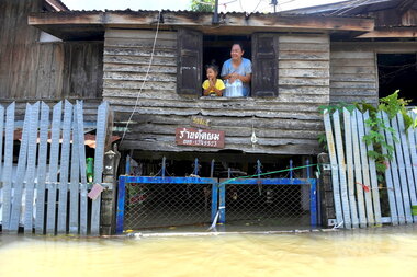 Finding higher ground as floodwaters rise - Vimarsana News