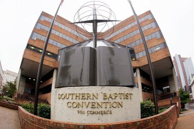Report: How Southern Baptists stonewalled claims of clergy sex abuse - Vimarsana News