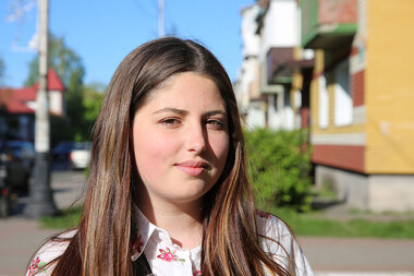 Ukraine high schoolers try to plan their future amid tumult of war - Vimarsana News