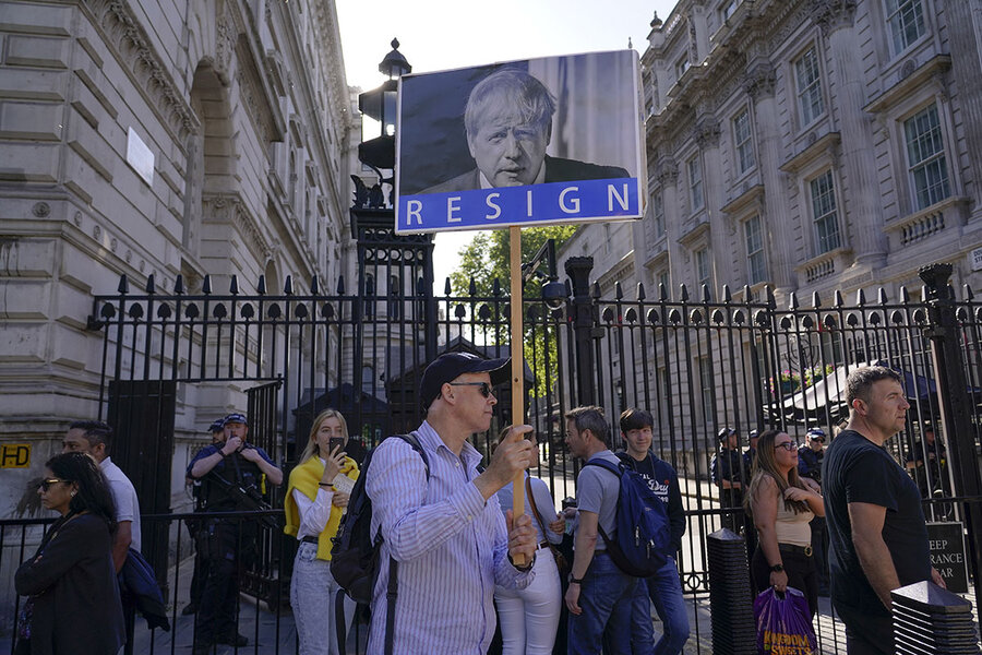 How U.S., U.K. punish their leaders in different ways How U.S., U.K. punish their leaders in different ways