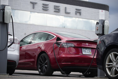 Autopilot flaws put Elon Musk's Teslas on the road to recall - Vimarsana News