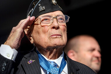 How Woody Williams embodied bravery, on and off the battlefield - Vimarsana News