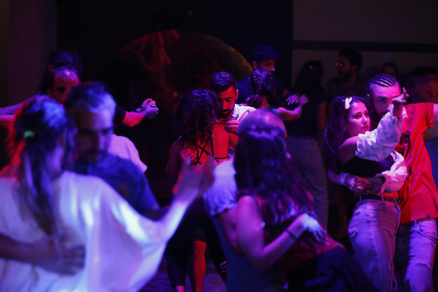 Ballroom dancing brings comfort, relief to Syrians during war