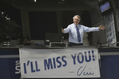 Vin Scully, Dodgers broadcaster, remembered as MLB's best loved voice - Vimarsana News