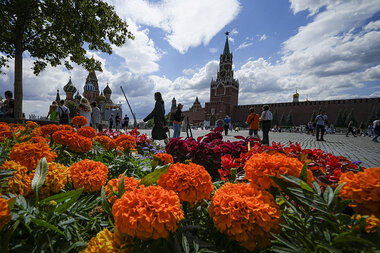 No Paris? No problem! Russian tourists take holidays in the homeland. - Vimarsana News