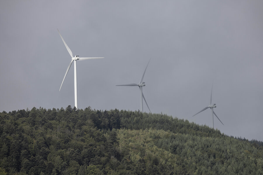 Europe readies a plan to stay warm and check winter fuel costs