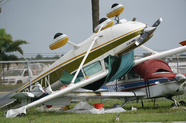 Hurricane Ian drenches Florida, torrential rain cause power outage - Vimarsana News