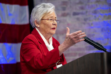 Alabama Gov. Kay Ivey calls for pause in executions after failures - Vimarsana News
