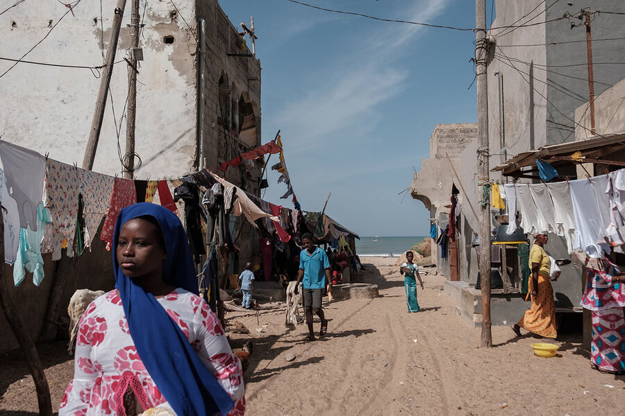 Senegal government struggles to fill climate refugee camp in Saint-Louis 