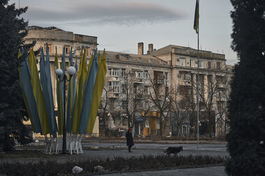 Bakhmut in 'ruins' as Russia works to make gains in eastern Ukraine - Vimarsana News