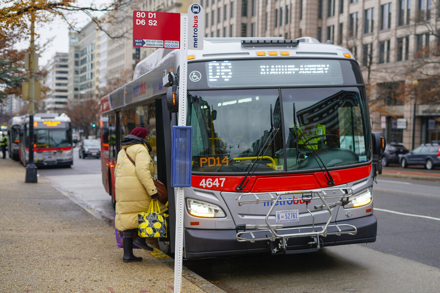 DC to become largest US city to offer free bus rides to residents thumbnail