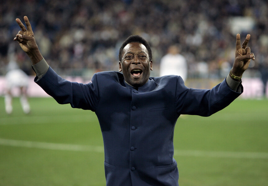 Pelé Honored By Brazilian National Team After Victory at World Cup