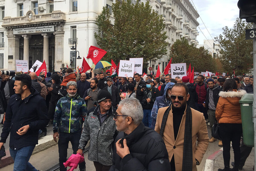 How to defy an authoritarian? In Tunisia, election is a battle cry. How to defy an authoritarian? In Tunisia, election is a battle cry.