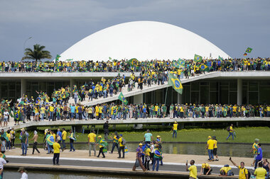 Bolsonaro's supporters storm Brazil's government offices - Vimarsana News