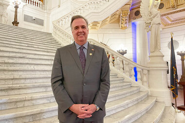 Some statehouses try bipartisanship. It's been a rough start. - Vimarsana News