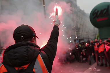 Strikes, protests test French president's plan to raise retirement age - Vimarsana News