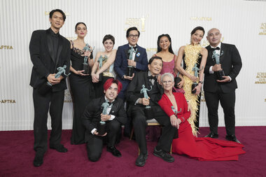 Jamie Lee Curtis, Michelle Yeoh, Ke Huy Quan triumph at SAG awards - Vimarsana News
