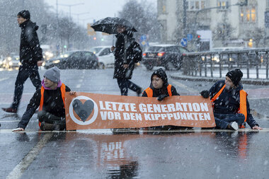 Climate activists too radical? They point to suffragettes as a comparison. - Vimarsana News