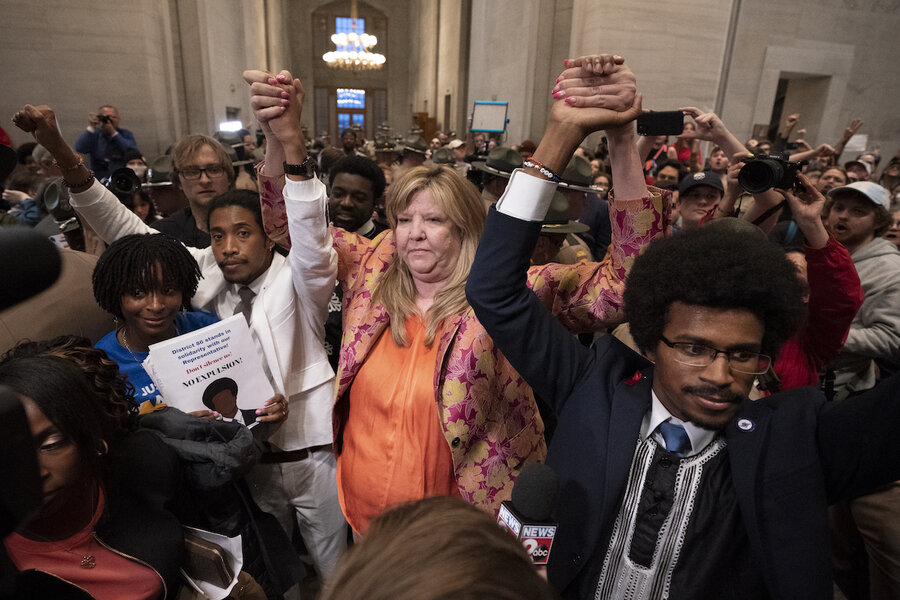 Democrats expelled from Tennessee House after supporting gun control ...