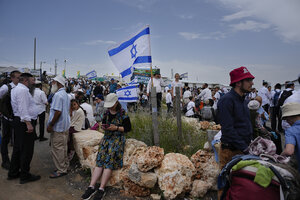 Israeli Right-wing Ministers Lead Thousands To West Bank Settlement ...