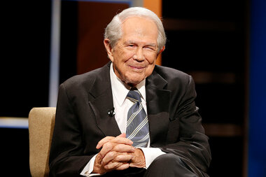 Pat Robertson moved seamlessly between religion and politics - Vimarsana News