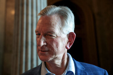 How Senator Tuberville blocks Pentagon promotions over abortion - Vimarsana News