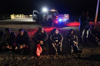Judge blocks Biden administration asylum limits at US-Mexico border - Vimarsana News