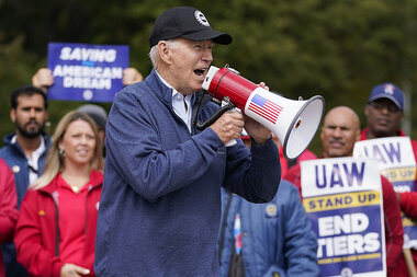 Biden on the picket line: Historic moment aimed at crucial union vote - Vimarsana News