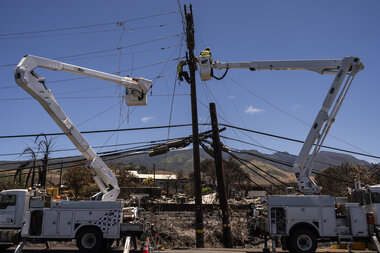 Maui fires: TV and phone companies share responsibility, say lawyers - Vimarsana News