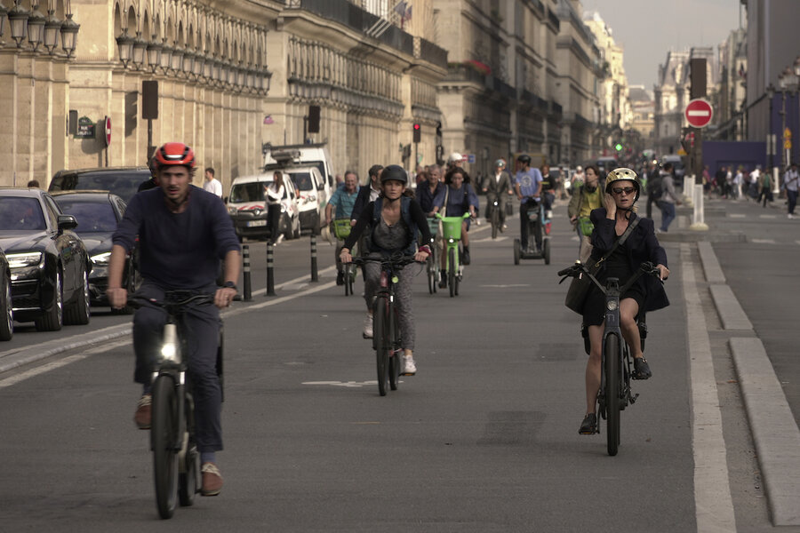 Paris turned into real-life Mario Kart as bikes take over the city