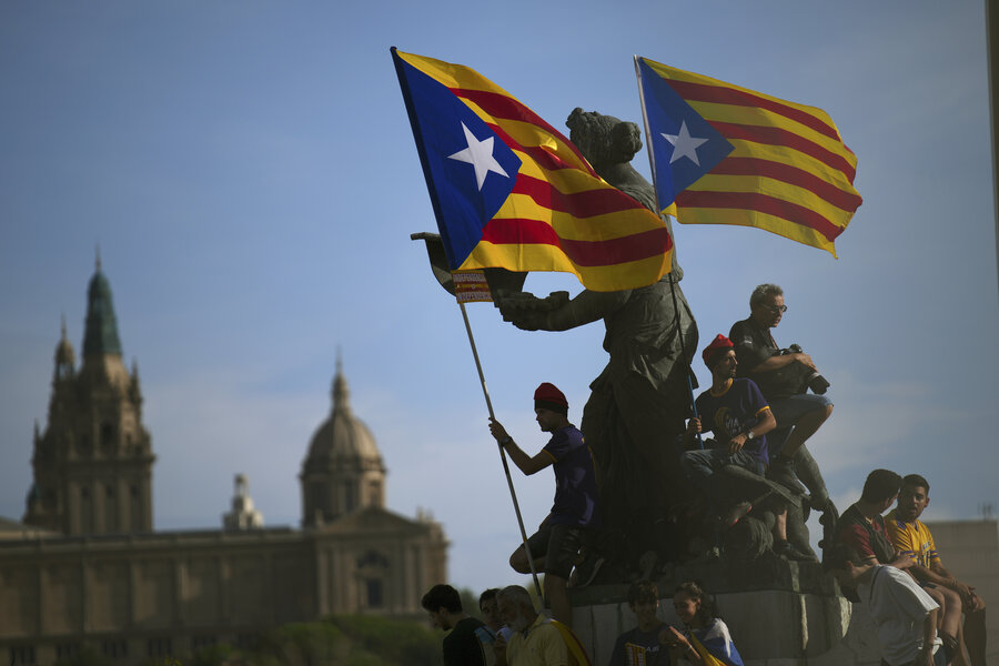 Spanish Vox party: Nationalists vow to 'make Spain great again