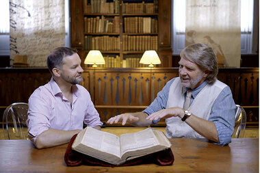 Shakespeare sleuth traverses 400 years of elusive First Folios - Vimarsana News