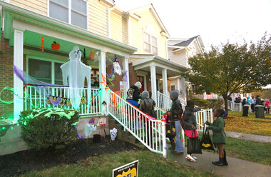 Saying, 'Hello, neighbor' at Halloween - Vimarsana News