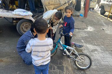 In Gaza, a race to utilize cease-fire – for family, homes, burials - Vimarsana News